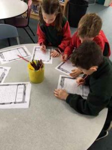Completing a cercaparole (wordsearch) on i mesi dell'anno (months of the year)